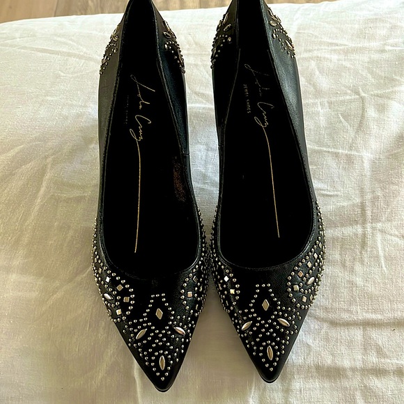 REVOLVE NWT Lola Cruz Black Pointy Toe Studded Pump Hot Dance FUN🌈 - Picture 1 of 8